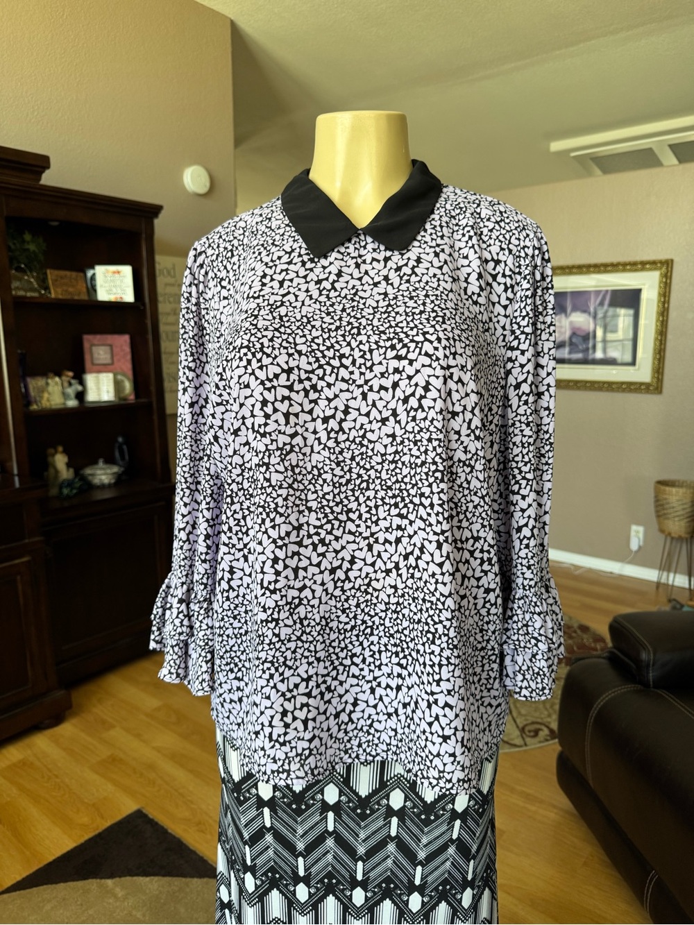 Elle black and lavender heart print 3/4 double ruffle sleeves blouse-size L